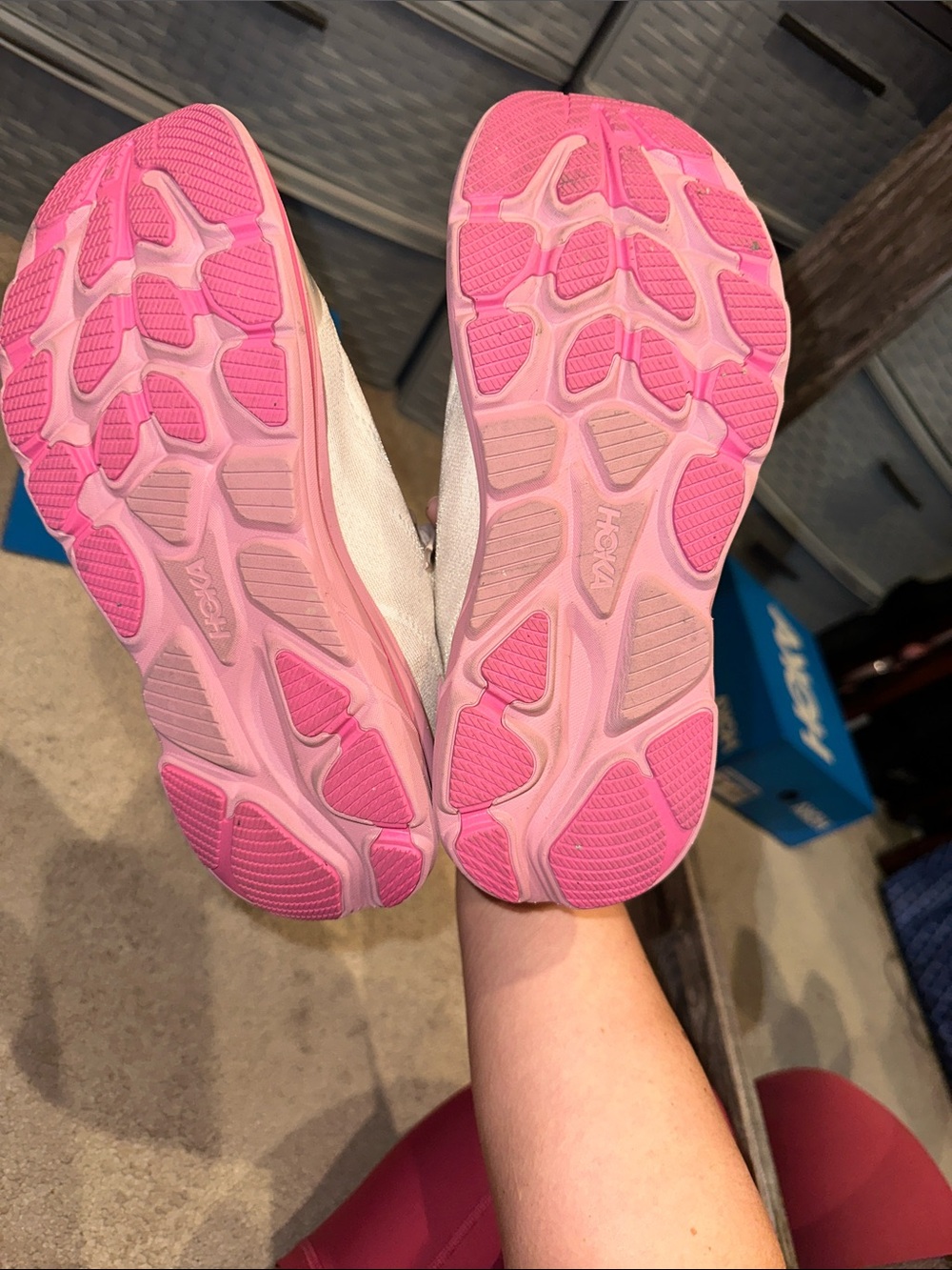 Hoka Clifton 10 Lightweight Rose Cream / Dried Rose Like New - Picture 4 of 6